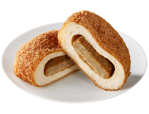 北陸製菓監修　メンチカツカレーパン