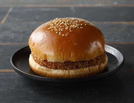 風来坊監修 手羽先唐揚風チキンカツバーガー