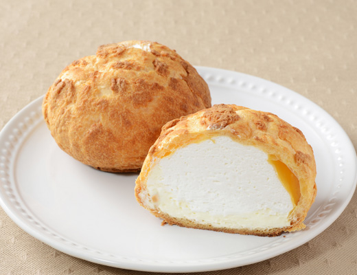 Uchi Café　パイシュー（マザー牧場の牛乳入りクリーム＆マザー牧場の牛乳入りホイップ）