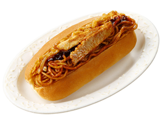 激辛ペヤング味やきそばロール