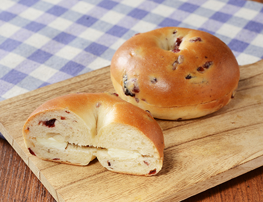 むぎゅっとベーグル クランベリー&味わいクリームチーズ