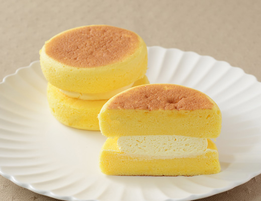 厚焼きスフレ 奥久慈卵の卵黄入りカスタードホイップ