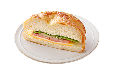 ウメダチーズラボ監修 チーズベーグルサンド