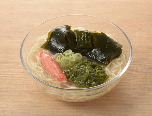  三陸産わかめとめかぶ使用　冷たい磯らーめん 
