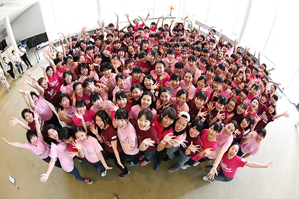TOMODACHI女子高校生キャリアメンタリングプログラムの集合写真（1）