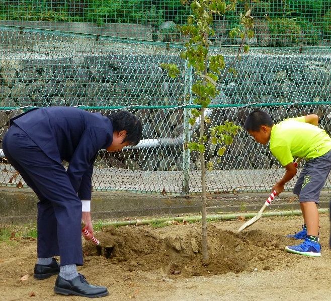 山梨県山梨市立八幡小学校