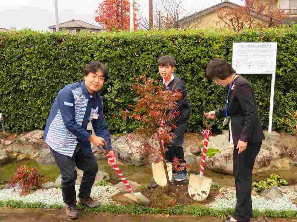 富山県高岡市立中田小学校