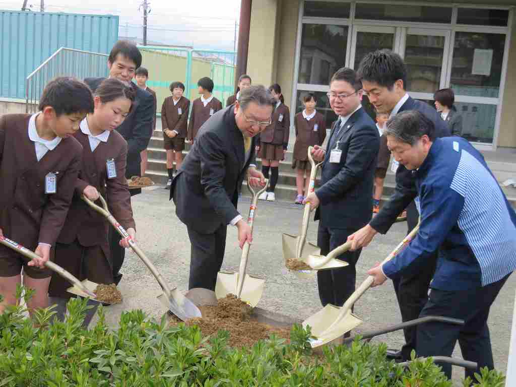 奈良県天理市立丹波市小学校