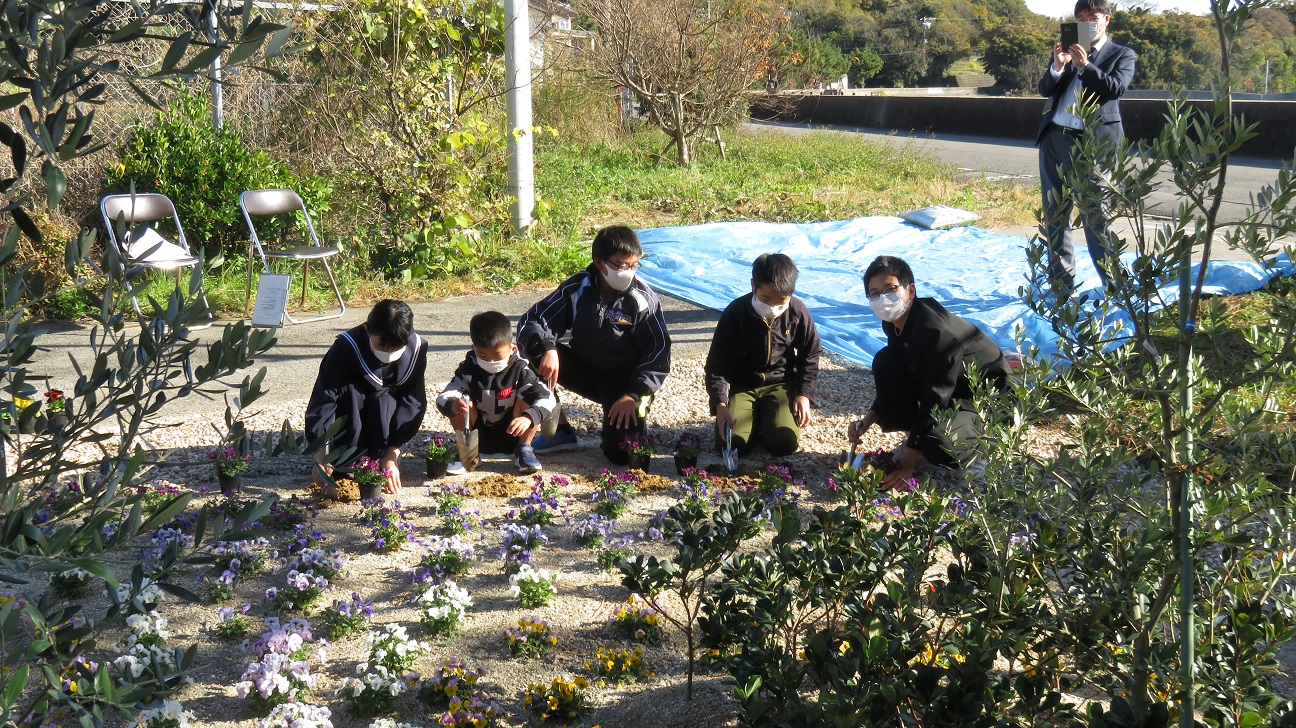 愛知県西尾市立佐久島しおさい学校