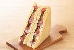 トマトとクリームチーズサンド