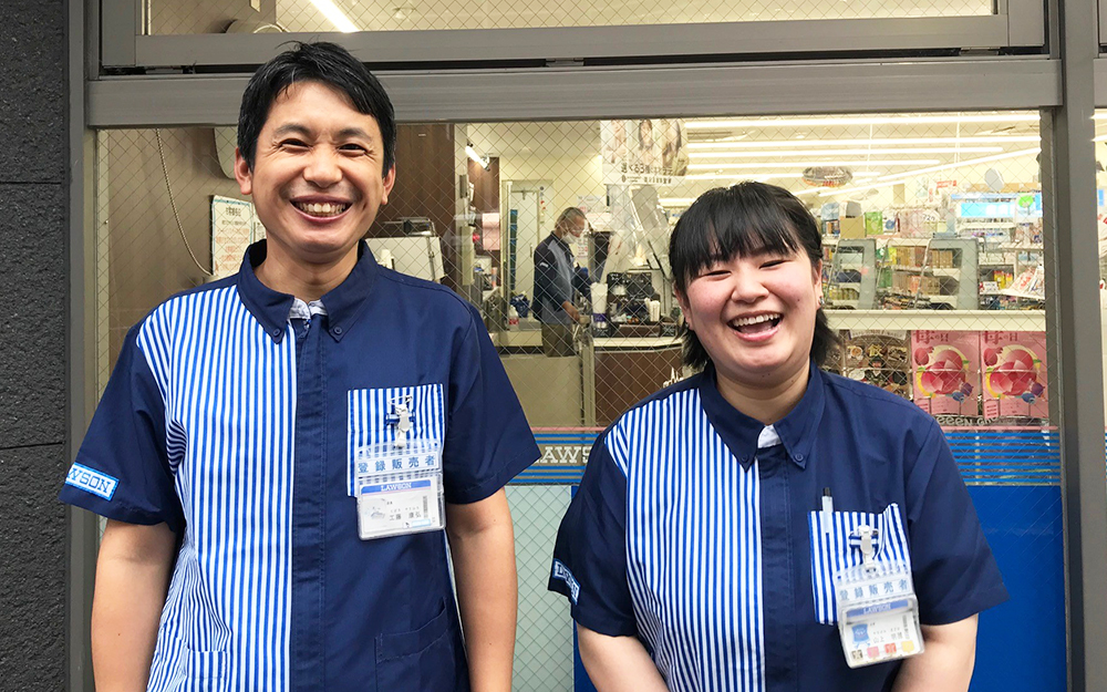 左：店長 工藤 康弘さん　 右：店長 山上 明穂さん