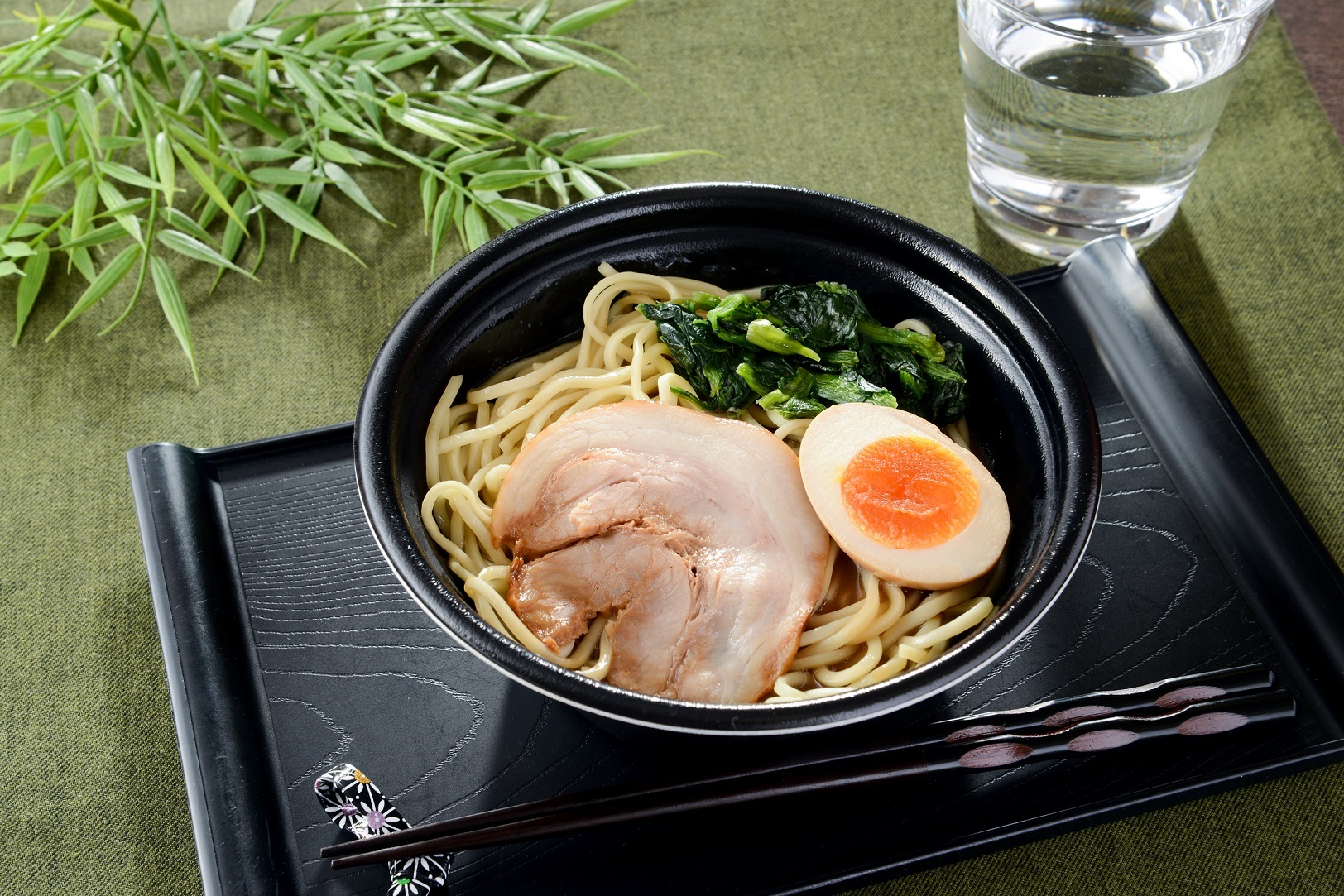 関東甲信越地区 家系ラーメンの総本山 吉村家 監修新商品2品発売 ローソン公式サイト