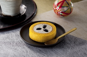 プレミアム丹波黒豆と芋栗のロールケーキ 年末年始限定発売 ニュースリリース 会社情報 ローソン