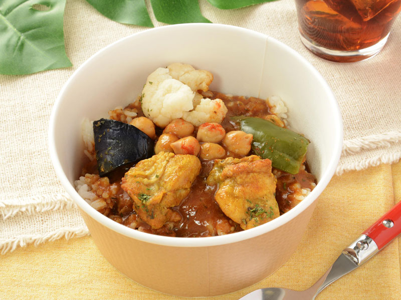 トマト仕立てのスパイシーチキンカレー