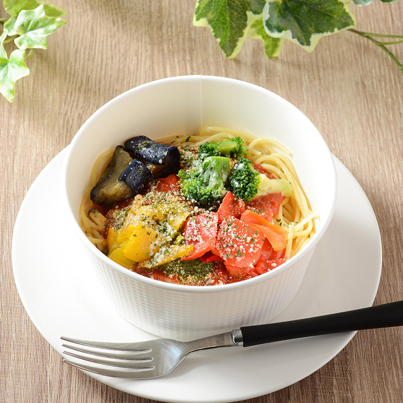 1/2日分の緑黄色野菜バジルトマトソースパスタ