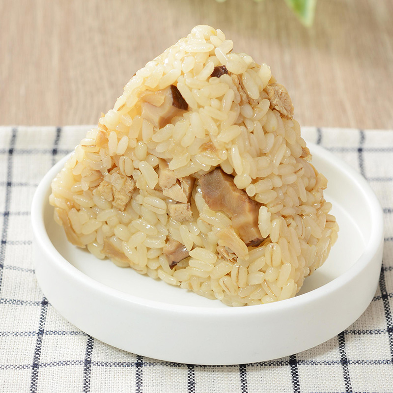 3種のきのこのもち麦入りおこわおにぎり