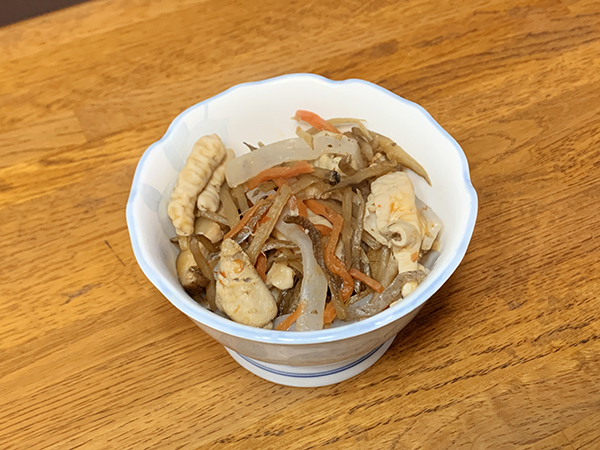 「豚中身のピリ辛きんぴらごぼう」完成