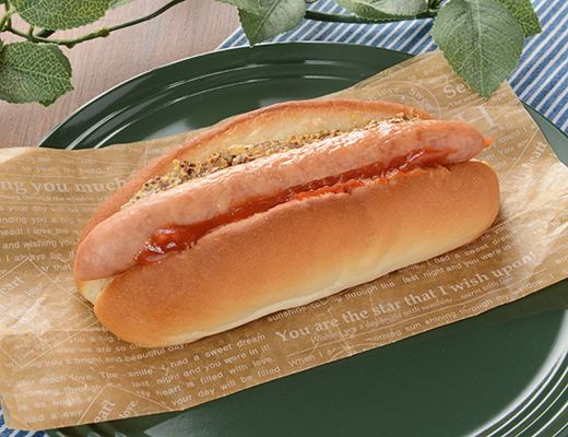 パリッとジューシーなホットドッグ