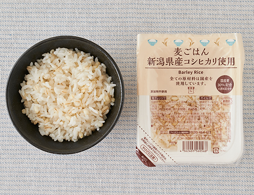 麦ごはん　新潟県産コシヒカリ使用