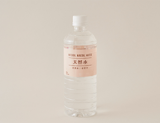 天然水　600ml