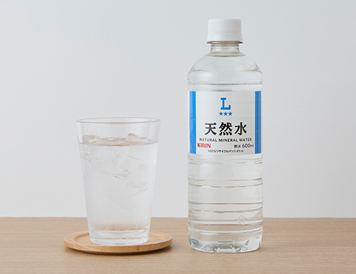 天然水　600ml