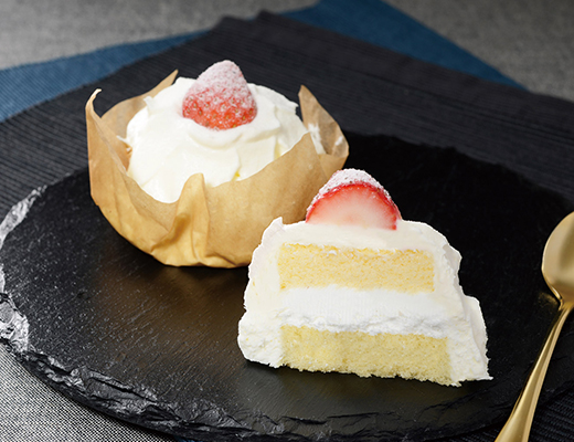 Uchi Café Spécialité 雲泡クリームの苺ショート