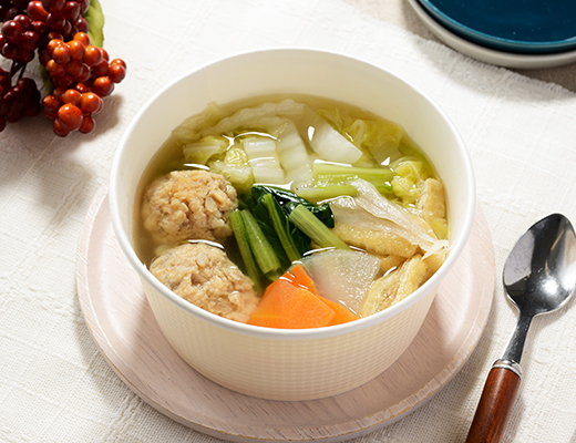 1/2日分の野菜!塩ちゃんこ風鶏団子スープ