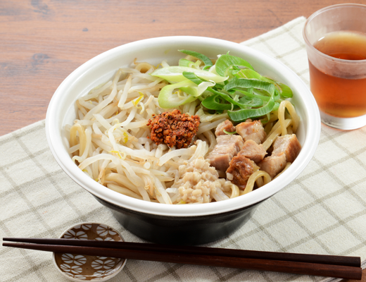 麺屋武蔵監修 濃厚真剣味噌ら 麺 にんにく生姜玉 ローソン公式サイト 麺屋武蔵監修 濃厚真剣味噌ら 麺 にんにく生姜玉 ローソン公式サイト
