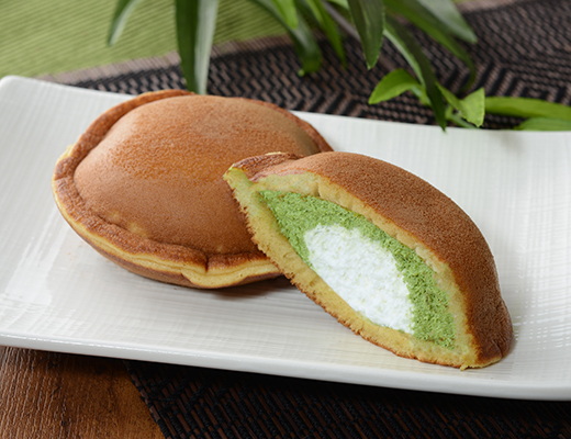 お抹茶もちもちもち食感ロール お抹茶わらび餅 京都府産宇治抹茶使用 ローソン公式サイト お抹茶もちもちもち食感ロール お抹茶わらび餅 京都府産宇治抹茶使用 ローソン公式サイト