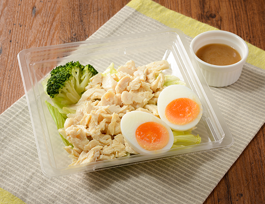 たんぱく質が摂れる 蒸し鶏と玉子のサラダ