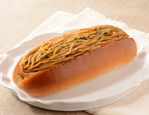 盛りすぎ!焼きそばパン