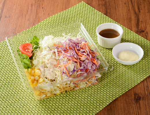 1食分の野菜が摂れる　パリパリ麺のサラダ