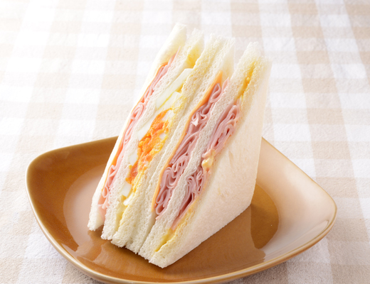 ハムチーズたまごサンド