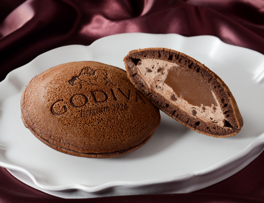 Uchi Café×GODIVA　どらもっち　ショコラ(チョコレートチップ入り)｜ローソン公式サイト～イメージ画像１～