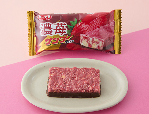 有楽製菓　濃苺サンダー