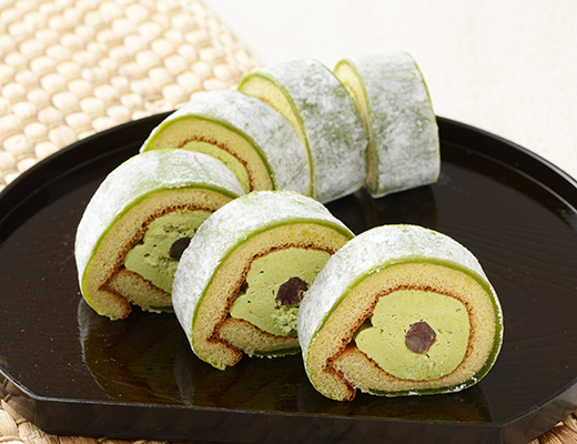 お抹茶大福仕立てのもち食感ロール