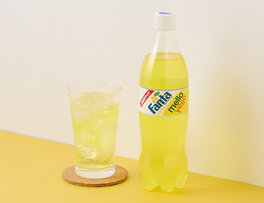 コカ・コーラ　ファンタシトラス＆メローイエロー　700ml