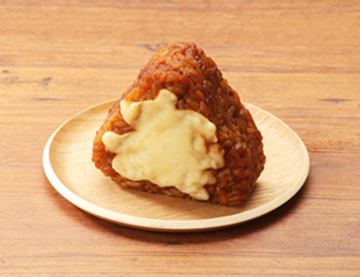 スノーピーク監修　焼チーズカレーおにぎり（スモーク風味）